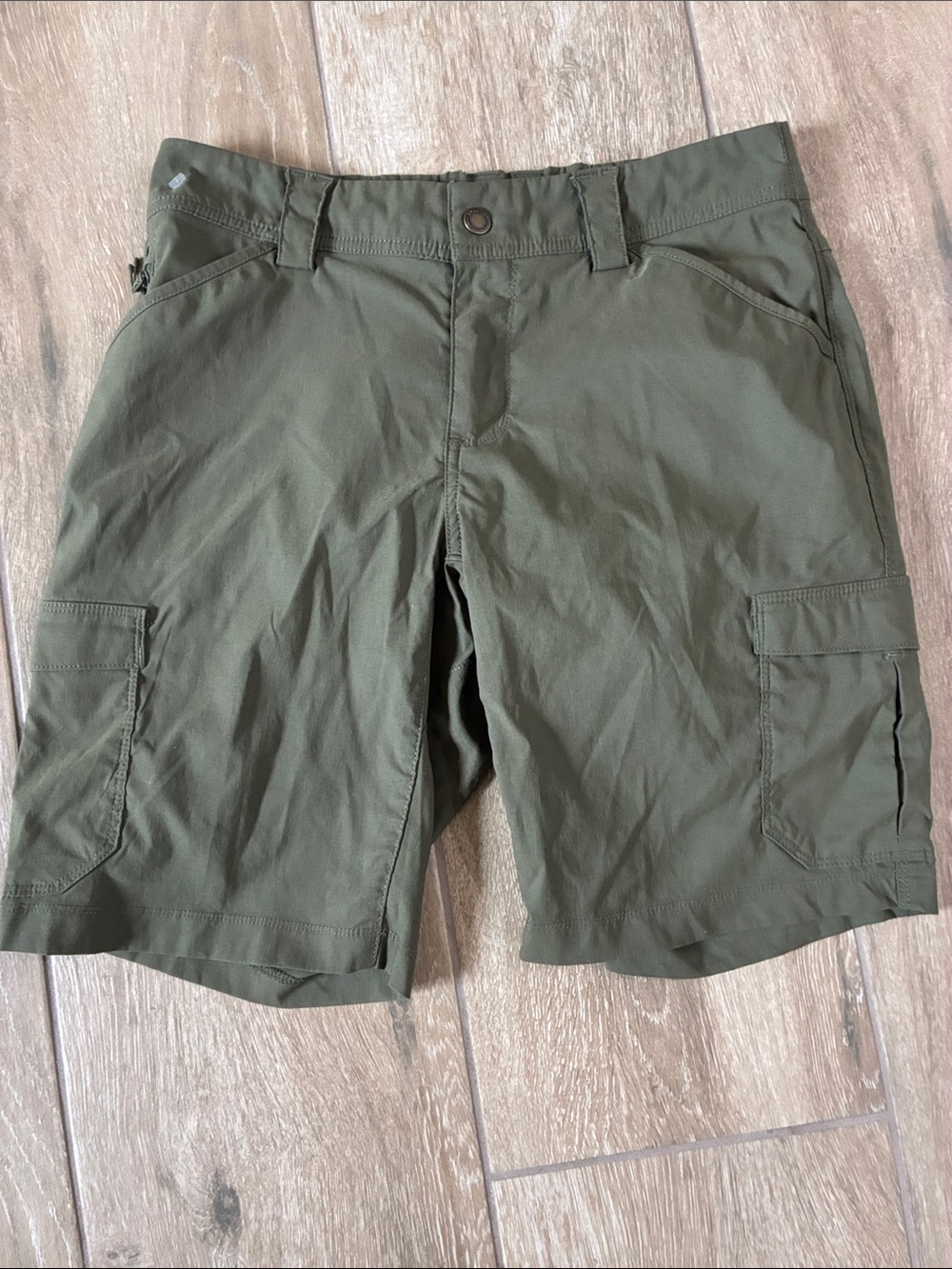 Duluth Trading Co Olive Green Women's Cargo Bermuda Shorts